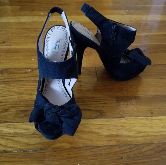 Olsenboye Peep-toe Black Bow Heels - Picture 1 of 3